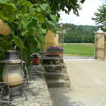 ベッド・アンド・ブレックファスト Il Cotogno *